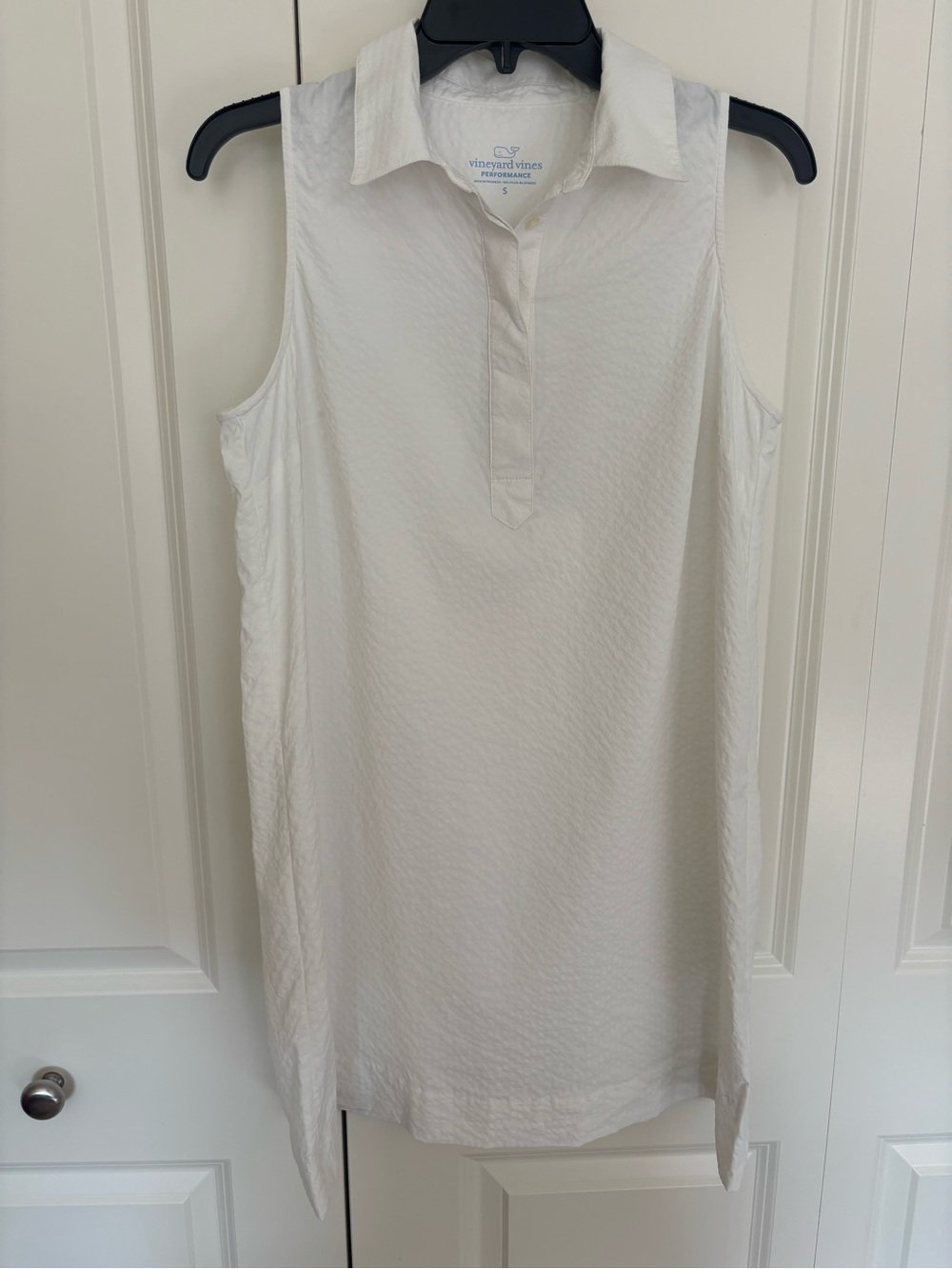 Vineyard vines Performance sleeveless white textured fabric polo dress sz small.